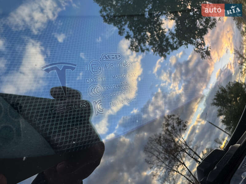 Ліфтбек Tesla Model S 2020 в Запоріжжі