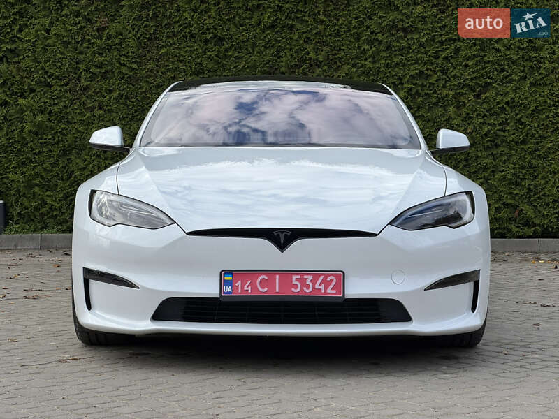 Лифтбек Tesla Model S 2024 в Львове