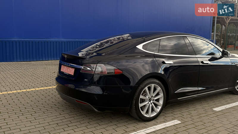 Лифтбек Tesla Model S 2014 в Нововолынске