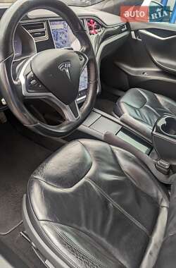 Лифтбек Tesla Model S 2014 в 