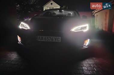 Ліфтбек Tesla Model S 2013 в 