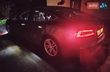 Ліфтбек Tesla Model S 2013 в 