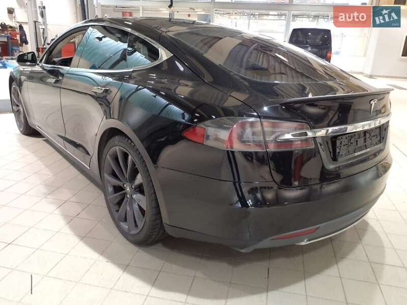 Ліфтбек Tesla Model S 2014 в Києві фото 19 Ліфтбек Tesla Model S 2014 в Києві
