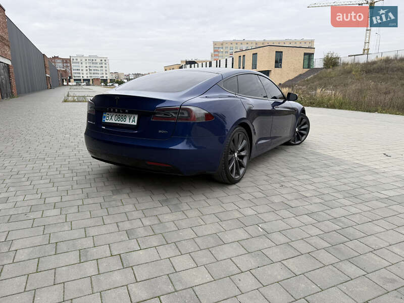 Лифтбек Tesla Model S 2017 в Хмельницком фото 10 Лифтбек Tesla Model S 2017 в Хмельницком
