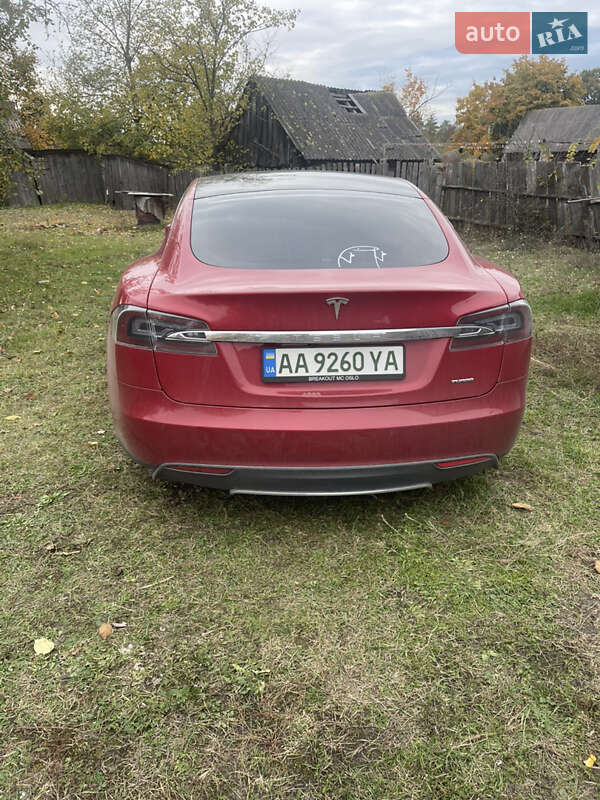 Лифтбек Tesla Model S 2014 в Киеве