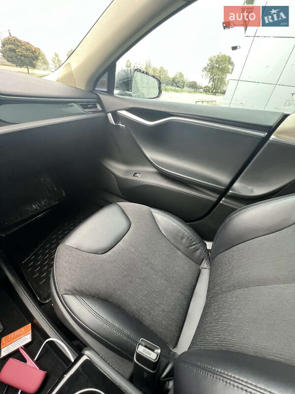 Ліфтбек Tesla Model S 2014 в Києві фото 28 Ліфтбек Tesla Model S 2014 в Києві