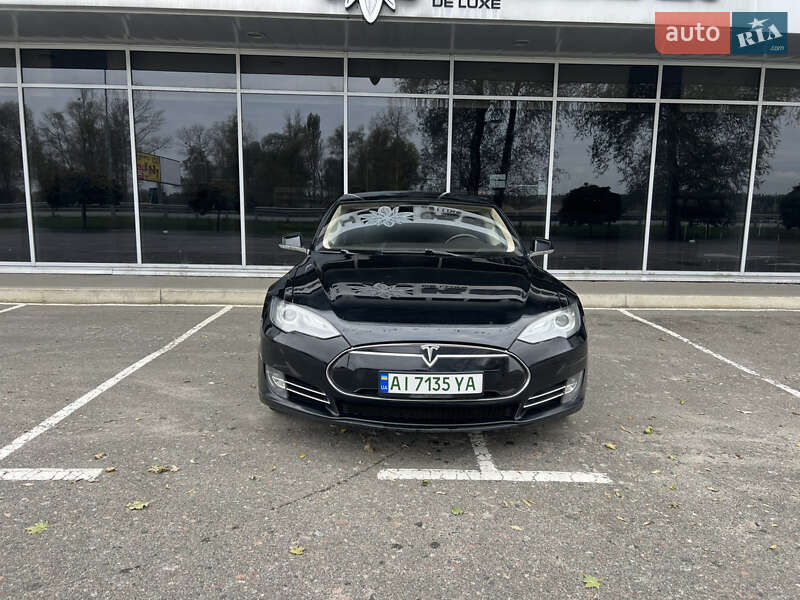 Ліфтбек Tesla Model S 2014 в Києві фото 30 Ліфтбек Tesla Model S 2014 в Києві