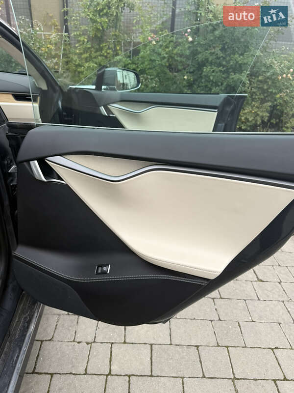 Лифтбек Tesla Model S 2018 в Львове фото 14 Лифтбек Tesla Model S 2018 в Львове