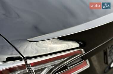 Лифтбек Tesla Model S 2021 в 