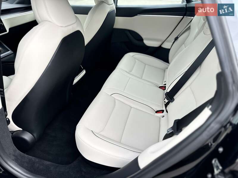 Лифтбек Tesla Model S 2021 в Киеве