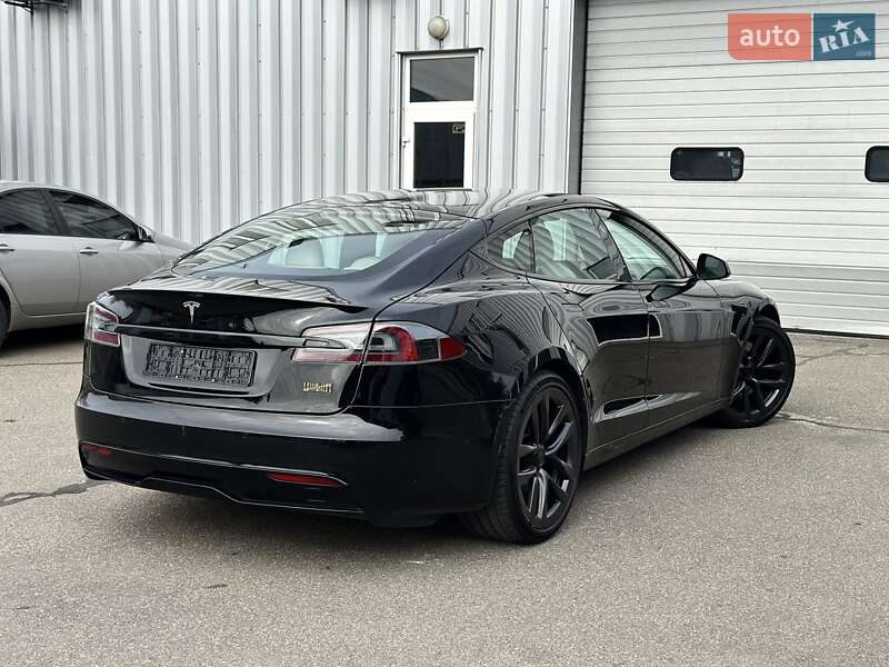 Лифтбек Tesla Model S 2021 в Киеве