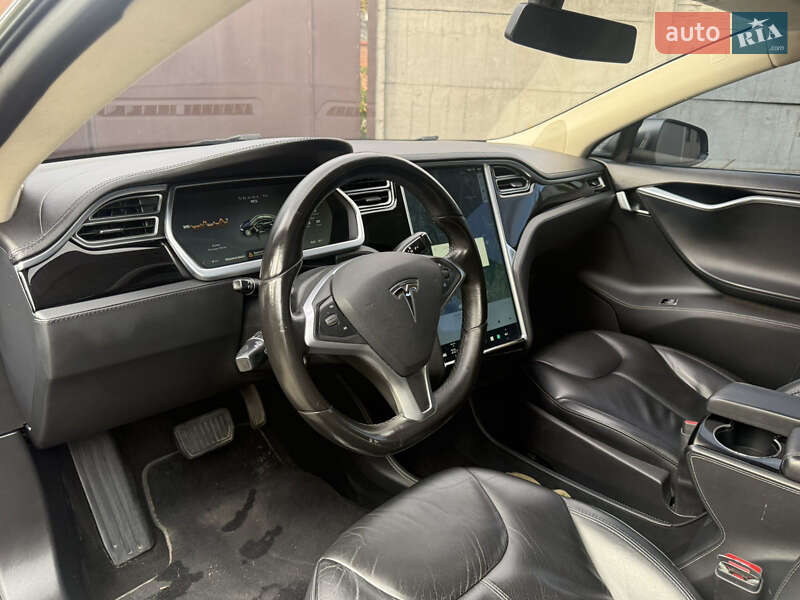 Ліфтбек Tesla Model S 2014 в Львові