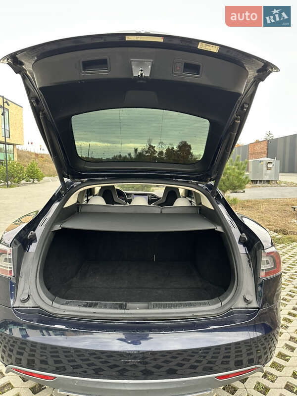 Ліфтбек Tesla Model S 2014 в Хмельницькому