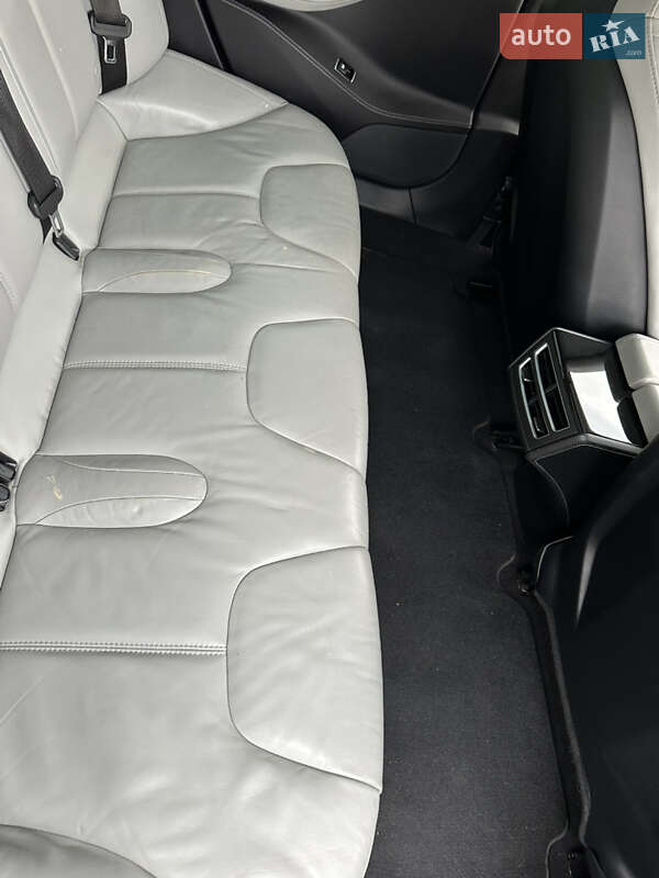 Ліфтбек Tesla Model S 2014 в Хмельницькому