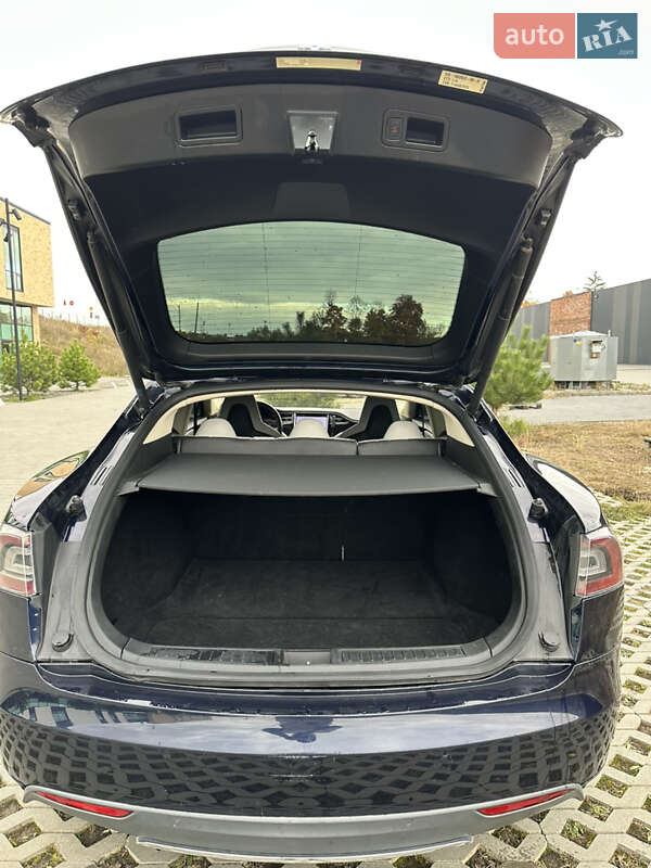 Ліфтбек Tesla Model S 2014 в Хмельницькому