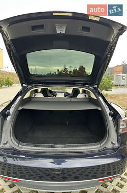 Лифтбек Tesla Model S 2014 в 