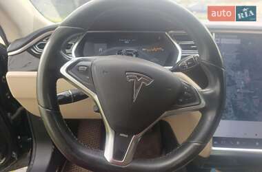 Лифтбек Tesla Model S 2013 в 
