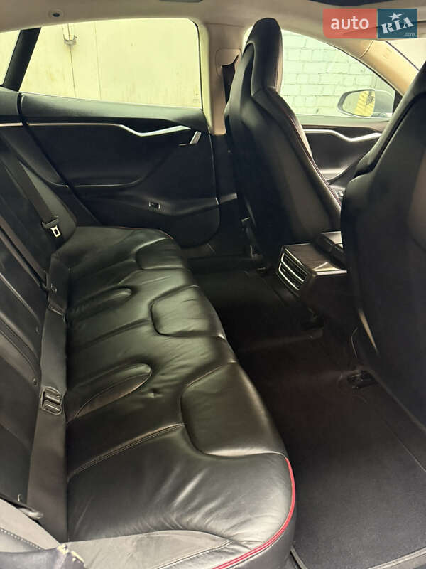 Лифтбек Tesla Model S 2013 в Киеве фото 8 Лифтбек Tesla Model S 2013 в Киеве