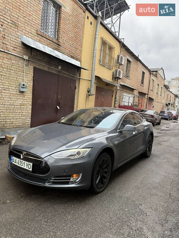 Лифтбек Tesla Model S 2013 в Киеве фото 11 Лифтбек Tesla Model S 2013 в Киеве