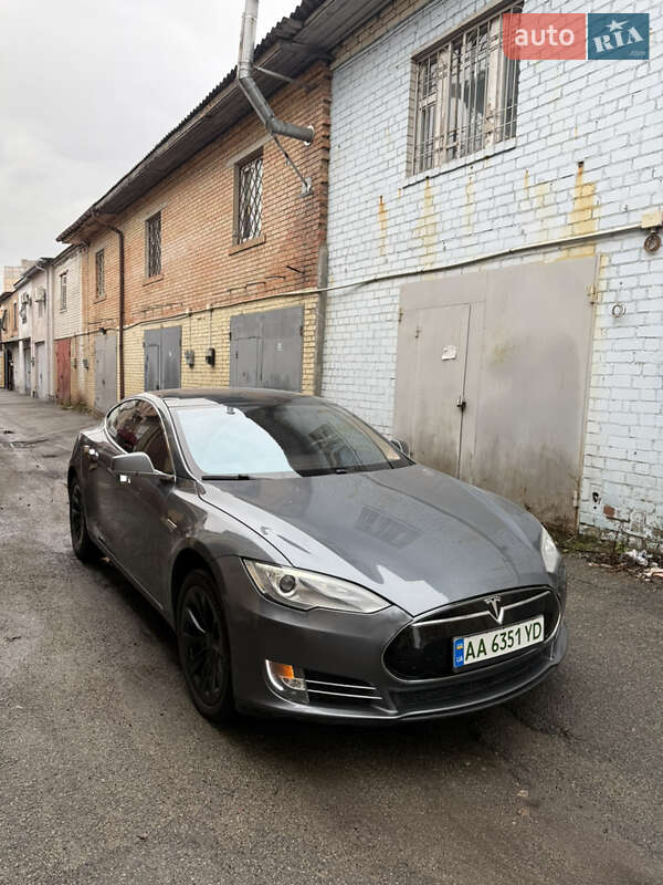 Лифтбек Tesla Model S 2013 в Киеве фото 14 Лифтбек Tesla Model S 2013 в Киеве