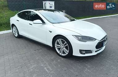 Лифтбек Tesla Model S 2015 в Ровно
