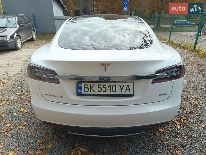 Лифтбек Tesla Model S 2015 в Ровно фото 26 Лифтбек Tesla Model S 2015 в Ровно
