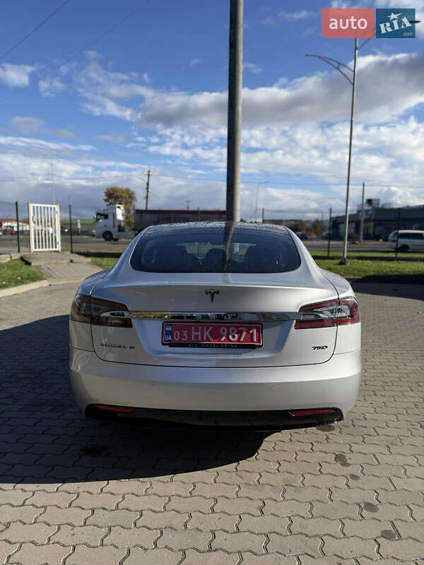 Ліфтбек Tesla Model S 2017 в Радехові