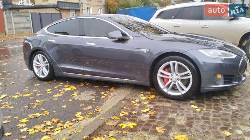 Ліфтбек Tesla Model S 2015 в Львові фото 6 Ліфтбек Tesla Model S 2015 в Львові
