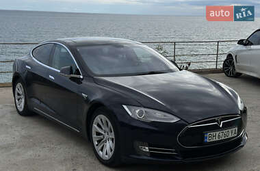 Лифтбек Tesla Model S 2013 в 