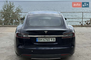 Лифтбек Tesla Model S 2013 в 