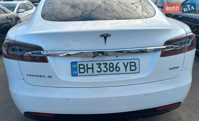 Лифтбек Tesla Model S 2019 в Одессе
