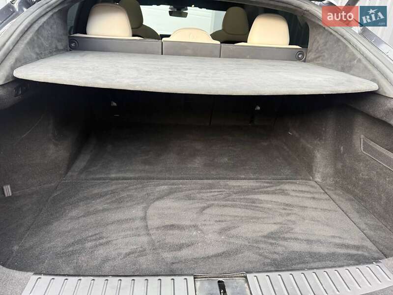 Лифтбек Tesla Model S 2022 в Днепре