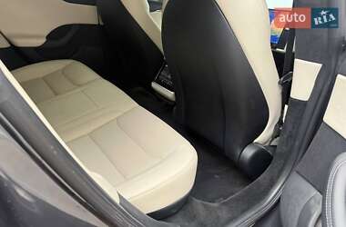 Ліфтбек Tesla Model S 2022 в  фото 8 Ліфтбек Tesla Model S 2022 в