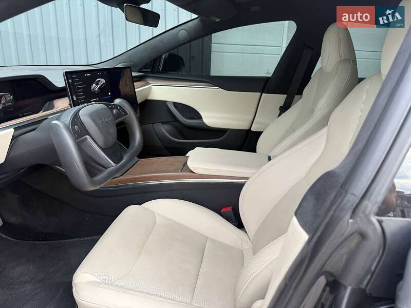 Лифтбек Tesla Model S 2022 в Днепре