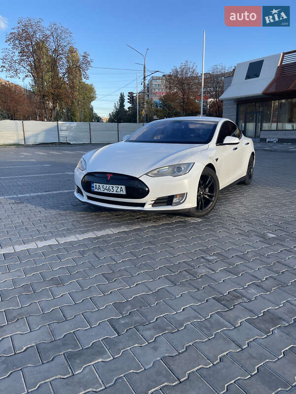 Ліфтбек Tesla Model S 2013 в Кривому Розі