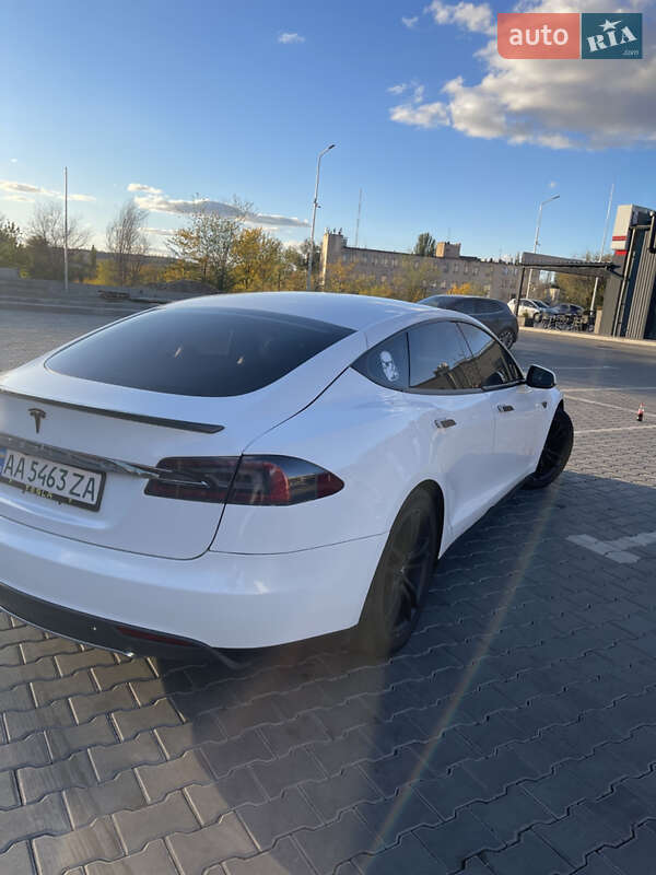 Ліфтбек Tesla Model S 2013 в Кривому Розі