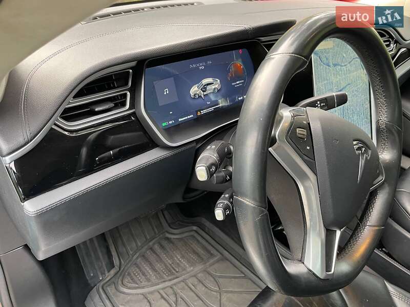 Ліфтбек Tesla Model S 2015 в Києві