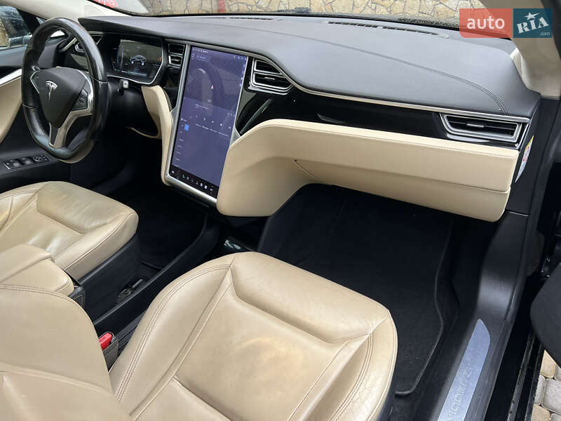Лифтбек Tesla Model S 2015 в Львове фото 18 Лифтбек Tesla Model S 2015 в Львове