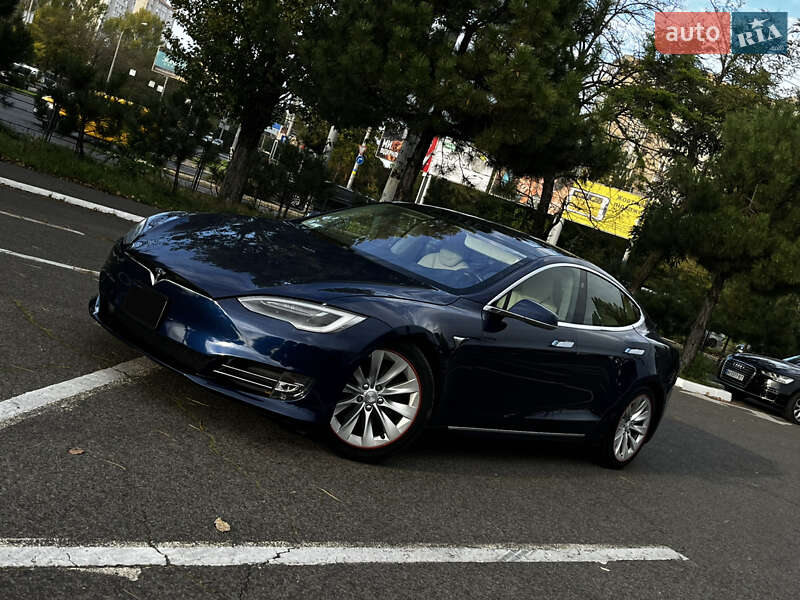 Лифтбек Tesla Model S 2017 в Одессе
