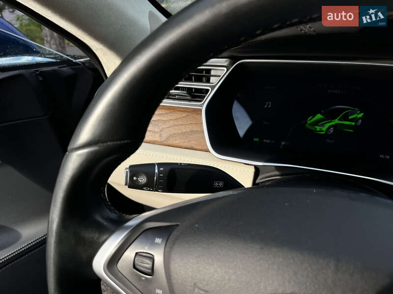 Лифтбек Tesla Model S 2017 в Одессе
