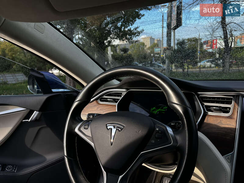 Лифтбек Tesla Model S 2017 в Одессе
