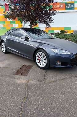Лифтбек Tesla Model S 2014 в 