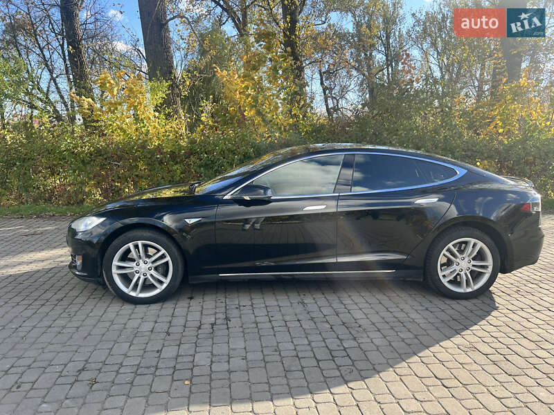 Лифтбек Tesla Model S 2015 в Львове фото 3 Лифтбек Tesla Model S 2015 в Львове