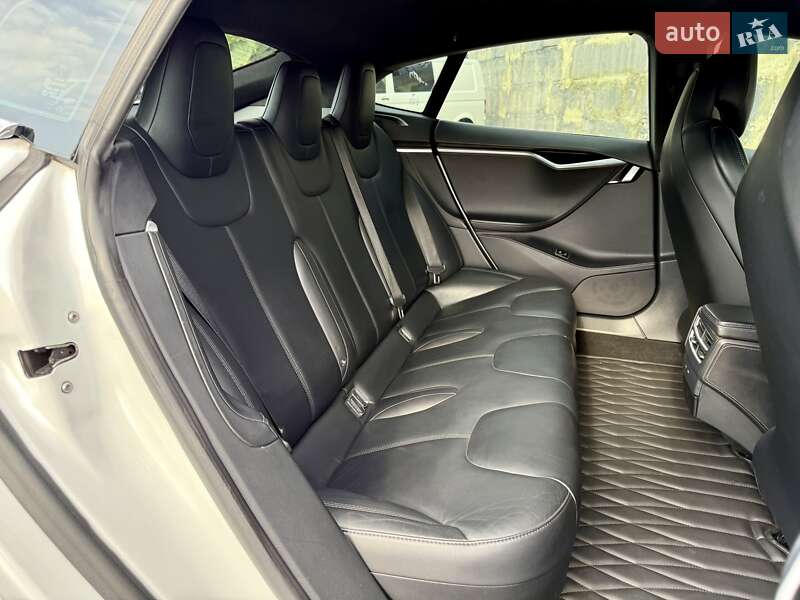 Лифтбек Tesla Model S 2017 в Харькове фото 10 Лифтбек Tesla Model S 2017 в Харькове
