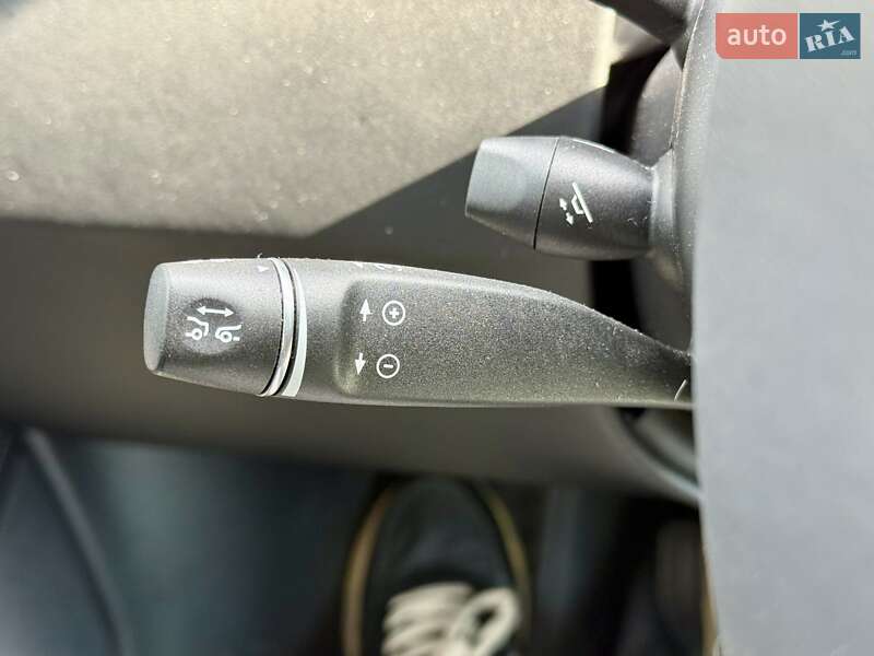 Лифтбек Tesla Model S 2017 в Харькове фото 24 Лифтбек Tesla Model S 2017 в Харькове