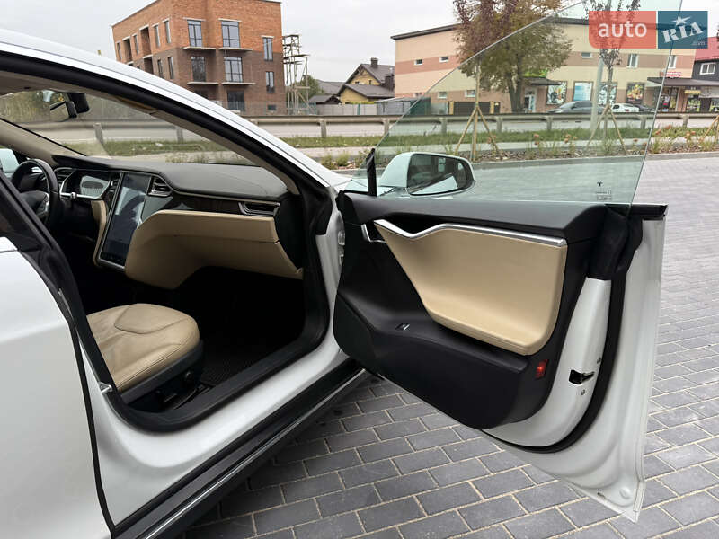 Ліфтбек Tesla Model S 2013 в Вінниці фото 10 Ліфтбек Tesla Model S 2013 в Вінниці