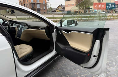 Лифтбек Tesla Model S 2013 в 