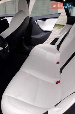 Лифтбек Tesla Model S 2020 в Ивано-Франковске