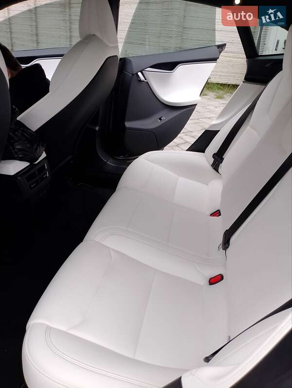 Лифтбек Tesla Model S 2020 в Ивано-Франковске