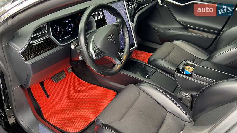Ліфтбек Tesla Model S 2018 в Харкові